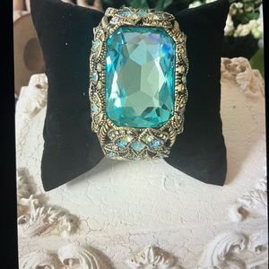 HEIDI DAUS.  New aquamarine crystals stone CUFF  Great Christmas surprise !!